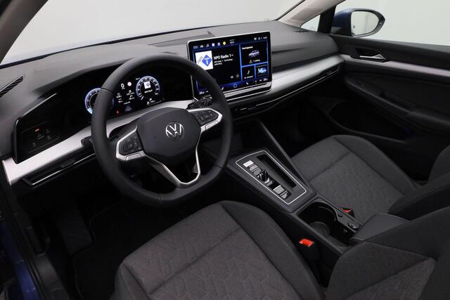 Volkswagen GOLF Variant 1.5 eTSI 115 pk DSG Life Edition | Panoramadak | Stuur-/stoelverwarming | Achteruitrijcamera | Apple Carplay / Android Auto