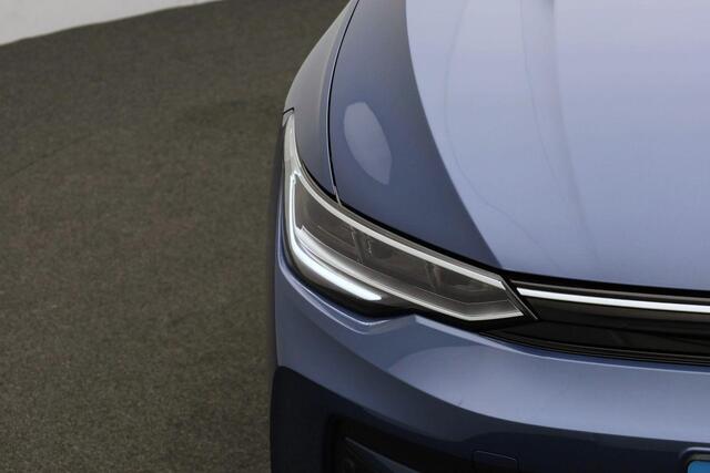 Volkswagen GOLF Variant 1.5 eTSI 115 pk DSG Life Edition | Panoramadak | Stuur-/stoelverwarming | Achteruitrijcamera | Apple Carplay / Android Auto