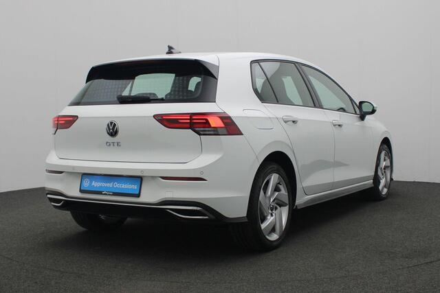Volkswagen GOLF 1.4 245 pk DSG eHybrid GTE | Stuur-/stoelverwarming | Navigatie | Parkeersensoren voor/achter | Sportonderstel