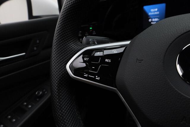 Volkswagen GOLF 1.4 245 pk DSG eHybrid GTE | Stuur-/stoelverwarming | Navigatie | Parkeersensoren voor/achter | Sportonderstel