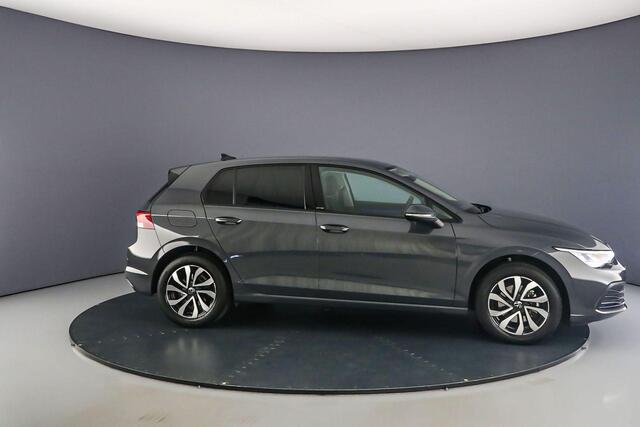 Volkswagen GOLF Life 1.5 eTSI 130pk DSG Automaat Adaptive cruise control, Navigatie, Stoelverwarming, Parkeersensoren, Stuurwiel verwarmd, Airco, App connect, LED koplampen