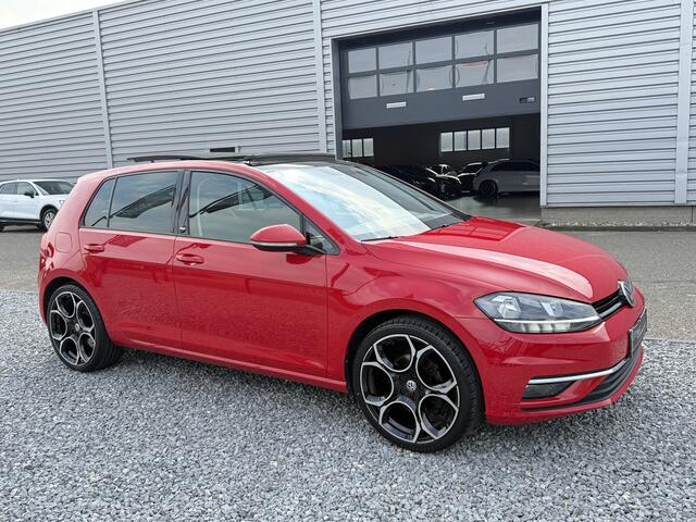 Volkswagen GOLF 1.4 TSI Highline Pano|ACC|Carplay|PDC Rood!