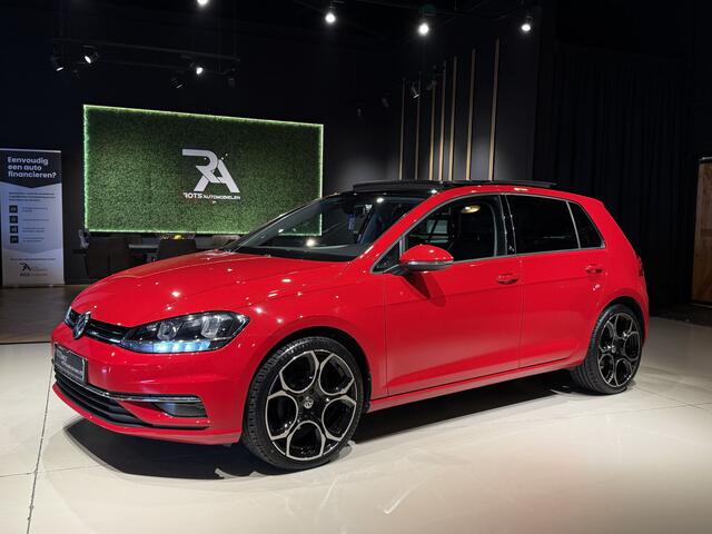 Volkswagen GOLF 1.4 TSI Highline Pano|ACC|Carplay|PDC Rood!