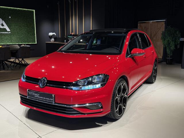 Volkswagen GOLF 1.4 TSI Highline Pano|ACC|Carplay|PDC Rood!