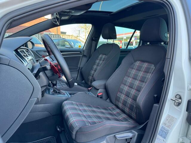 Volkswagen GOLF 2.0 TSI GTI PERF. Dakje/Trekhaak/Dynaudio