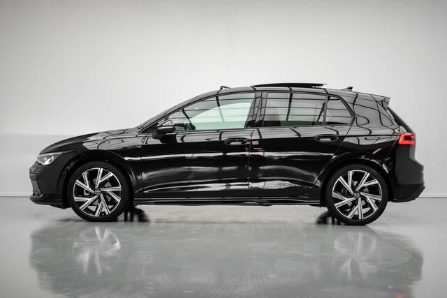 Volkswagen GOLF 1.5 eTSI R-Line Edition |Pano|3xR-line|Ambient|IQ|Carplay|