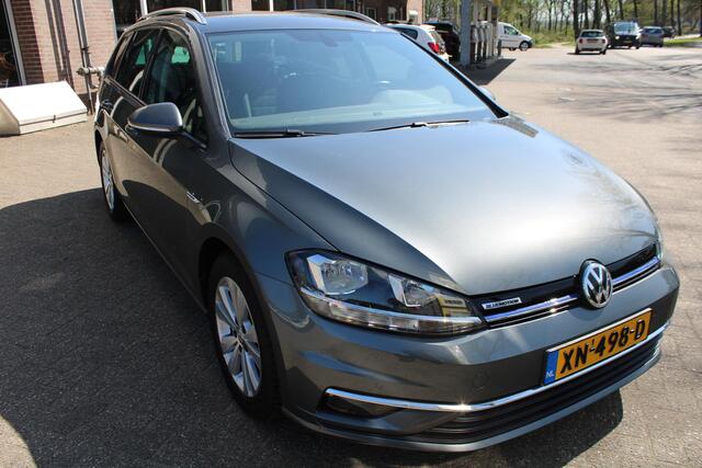 Volkswagen GOLF Variant 1.5 TSI Comfortline Business Climate control, Navi, CC, Trekhaak, Achteruitrij camera, Parksens. V en A, Apple/Android carplay, Leder, 16" LMV