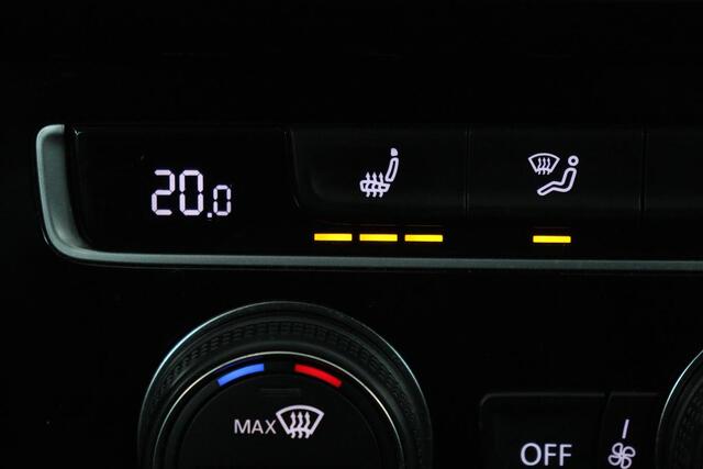 Volkswagen GOLF 1.4 TSI Highline | Stoelverwarming | Camera | Full LED | Adaptive cruise | Carplay | Climate control | Parkeerhulp | Bluetooth