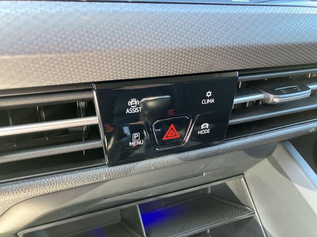 Volkswagen GOLF 1.5 Tsi 150pk Life · Apple/Android Car Play · Navi · P-Sensoren · ACC · DAB · 16'' Inch · Garantie t/m 21-12-2026 of 100.000km