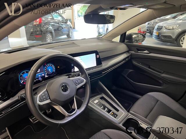 Volkswagen GOLF 2.0 TDI 150PK / AUTOMAAT / ACTIVE Business / Panodak / Camera / Trekh. /