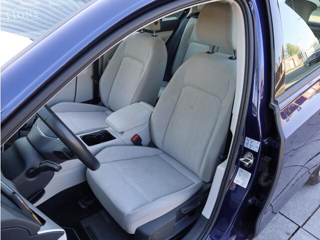 Volkswagen GOLF 1.5 eTSI Life Adaptive Cruise | Stoel&Stuurverwarming | Carplay/Android |