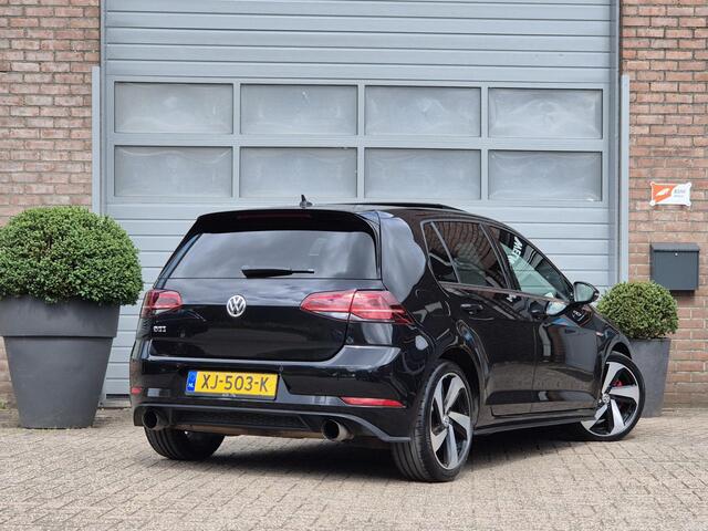 Volkswagen GOLF 2.0 TSI GTI Performance Automaat / 18 inch Velgen / Leder / Gereserveerd.