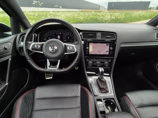 Volkswagen GOLF 2.0 TSI GTI Performance Automaat / 18 inch Velgen / Leder / Gereserveerd.