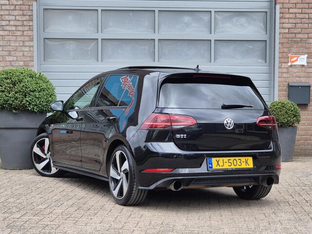 Volkswagen GOLF 2.0 TSI GTI Performance Automaat / 18 inch Velgen / Leder / Gereserveerd.
