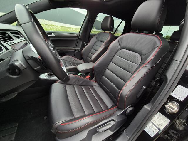 Volkswagen GOLF 2.0 TSI GTI Performance Automaat / 18 inch Velgen / Leder / Gereserveerd.