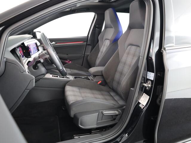Volkswagen GOLF 1.4 eHybrid GTE 245PK PHEV | Panorama dak | 18"Lm velgen | Stoelverwarming |