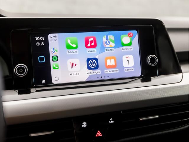 Volkswagen GOLF Variant 1.0 TSI Premium (APPLE CARPLAY, GROOT NAVI, ADAPTIVE CRUISE, TREKHAAK ELEKTRISCH, KEYLESS START, SPORTSTOELEN, DAB+, LED KOPLAMPEN, NIEUWE APK, NIEUWSTAAT)
