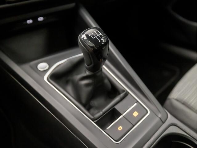 Volkswagen GOLF Variant 1.0 TSI Premium (APPLE CARPLAY, GROOT NAVI, ADAPTIVE CRUISE, TREKHAAK ELEKTRISCH, KEYLESS START, SPORTSTOELEN, DAB+, LED KOPLAMPEN, NIEUWE APK, NIEUWSTAAT)