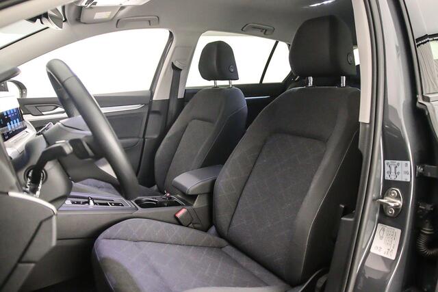 Volkswagen GOLF Life 1.5 eTSI 130pk DSG Automaat Adaptive cruise control, Stuurwiel verwarmd, Achteruitrijcamera, App connect, Parkeersensoren, Airco, DAB, Radio, LED koplampen