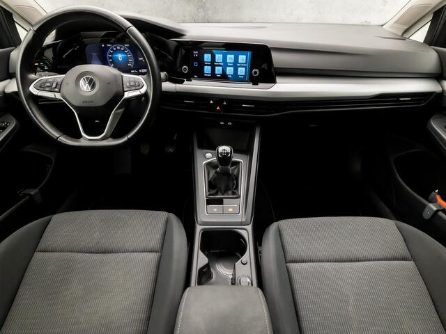 Volkswagen GOLF 1.0 TSI Sport (APPLE CARPLAY, NAVIGATIE, CLIMATE, LED KOPLAMPEN, SPORTSTOELEN, LM VELGEN, LANE ASSIST, NIEUWSTAAT)