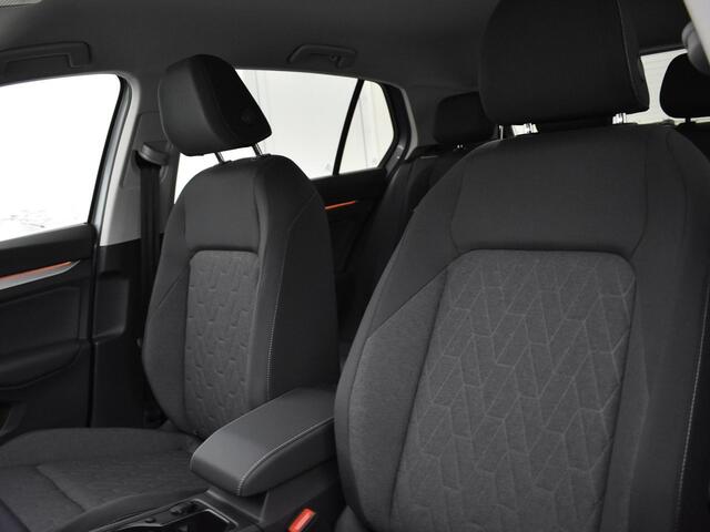 Volkswagen GOLF Life Edition 1.5 eHybrid 204 pk 6 versn. DSG · Comfort Pakket · Achteruitrijcamera · MEGA SALE