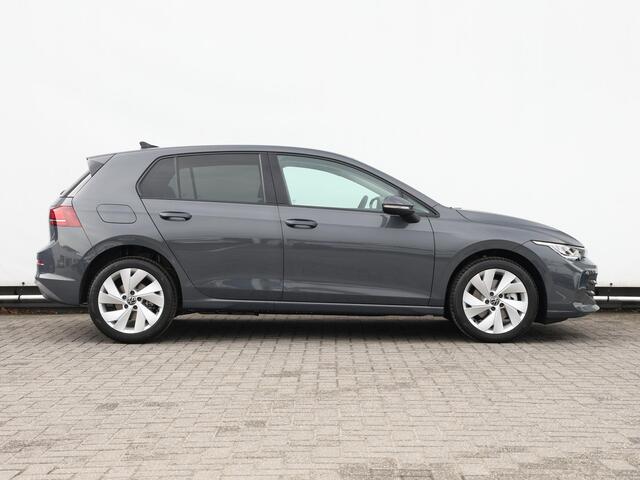 Volkswagen GOLF Life Edition 1.5 eHybrid 150 kW / 204 pk | Led | Navigatie | Stoel - stuur verwarming | Camera | PDC |