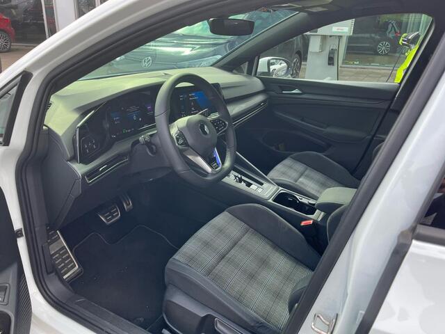 Volkswagen GOLF 1.4 eHybrid 245pk GTE DSG Automaat Navigatie / Stoel verwarming / Clima / 18"LM velgen / Cruise control