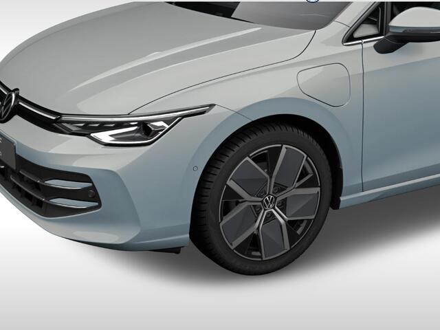 Volkswagen GOLF Style Edition 1.5 eHybrid 204 pk 6 versn. DSG · Multimedia Pakket · Panoramisch schuif-, kanteldak, elektrisch bedienbaar · Trekhaak, elektrisch inklapbaar ·