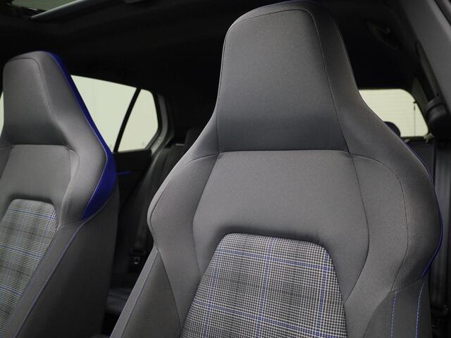 Volkswagen GOLF 1.4eHybrid 180kW/245PK GTE DSG · Panoramadak · Navi · Camera 18"Lmv