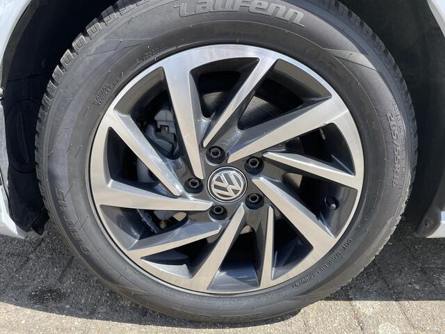 Volkswagen GOLF 1.5 TSI Highline 150 PK | Virtual Cockpit, Parkeersensoren V+A, Apple CarPlay/Android Auto, Adapt. Cruise Control, Lichmetalen velgen 16", zeer luxe!
