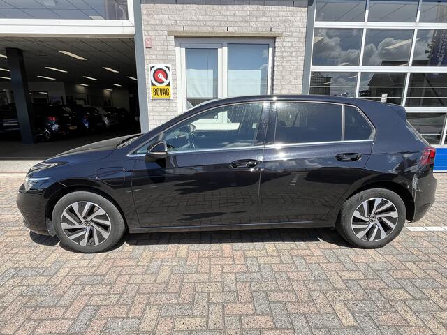 Volkswagen GOLF 1.4 eHybrid Style / AUTOMAAT/ DODE HOEK/ APP-CONNECT/ MATRIX/ MEMORY SEAT/ PARK. SENSOREN V+A/ NAVI/ ACC/ DAB/ DIGITAL DASH/ CLIMA/ DRIVE SELECT/ ISOFIX/ 16'' LMV