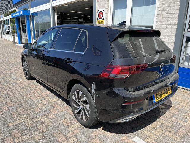 Volkswagen GOLF 1.4 eHybrid Style / AUTOMAAT/ DODE HOEK/ APP-CONNECT/ MATRIX/ MEMORY SEAT/ PARK. SENSOREN V+A/ NAVI/ ACC/ DAB/ DIGITAL DASH/ CLIMA/ DRIVE SELECT/ ISOFIX/ 16'' LMV