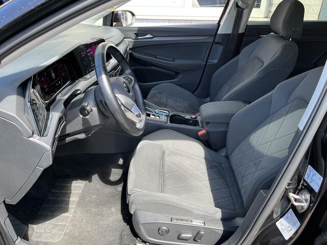 Volkswagen GOLF 1.4 eHybrid Style / AUTOMAAT/ DODE HOEK/ APP-CONNECT/ MATRIX/ MEMORY SEAT/ PARK. SENSOREN V+A/ NAVI/ ACC/ DAB/ DIGITAL DASH/ CLIMA/ DRIVE SELECT/ ISOFIX/ 16'' LMV