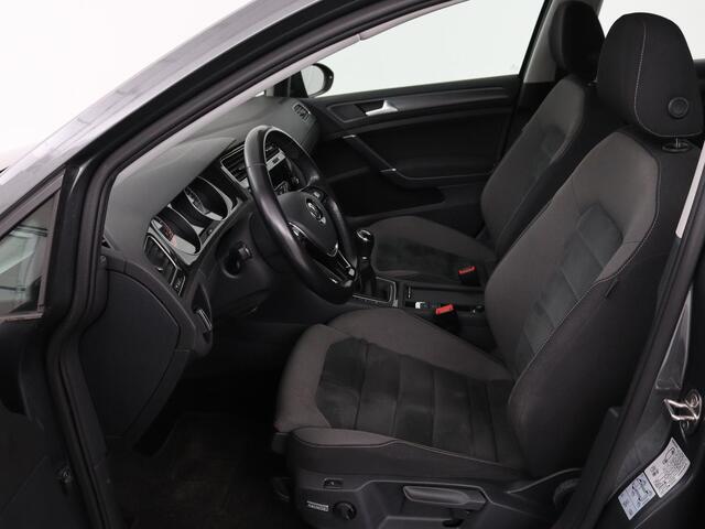 Volkswagen GOLF 1.0 TSI Comfortline | Stoelverwarming | Carplay | Massage | Navigatie | ErgoActive | Adaptive cruise | Climate control | Parkeerhulp