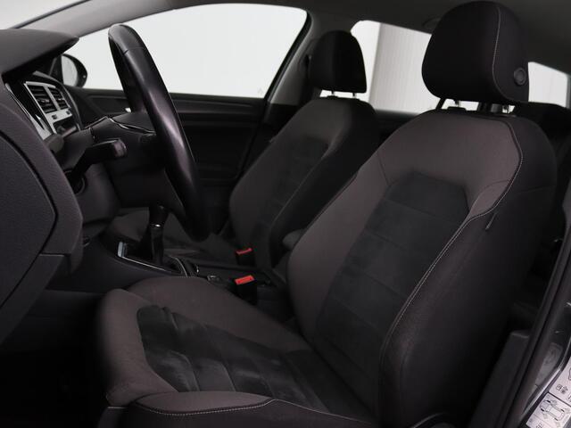 Volkswagen GOLF 1.0 TSI Comfortline | Stoelverwarming | Carplay | Massage | Navigatie | ErgoActive | Adaptive cruise | Climate control | Parkeerhulp