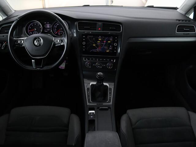 Volkswagen GOLF 1.0 TSI Comfortline | Stoelverwarming | Carplay | Massage | Navigatie | ErgoActive | Adaptive cruise | Climate control | Parkeerhulp