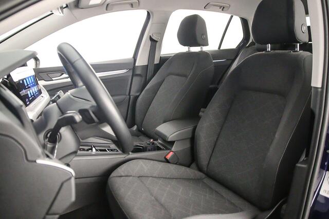 Volkswagen GOLF Life 1.5 eTSI 130pk DSG Automaat Adaptive cruise control, Achteruitrijcamera, Stoelverwarming, App connect, Parkeersensoren, Airco, Stuurwiel verwarmd