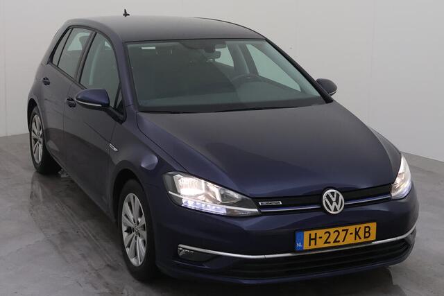 Volkswagen GOLF 1.5 TSI Comfortline Executive Navigatie / Spoertstoelen / Parkeersensoren / App-connect / Stoelverwarming