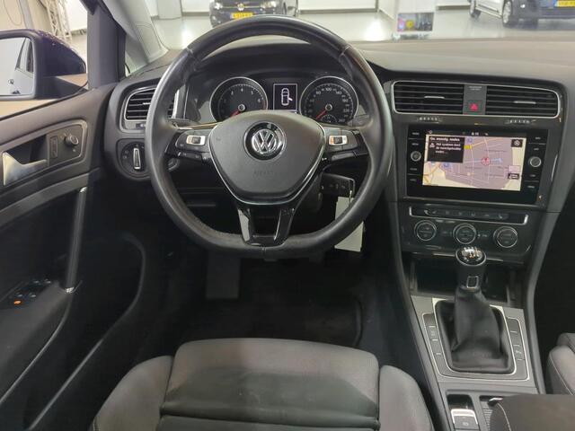 Volkswagen GOLF 1.5 TSI Comfortline Executive Navigatie / Spoertstoelen / Parkeersensoren / App-connect / Stoelverwarming