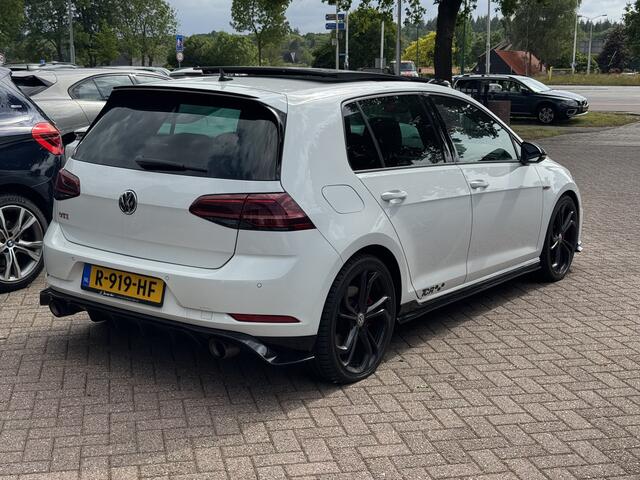 Volkswagen GOLF 2.0 TSI GTI TCR / Akrapovic / Panoramadak / Camera / 19'' / Leder / Navigatie / Keyless / Dynaudio / Dodehoek / Stoelverwarming / DAB / ACC