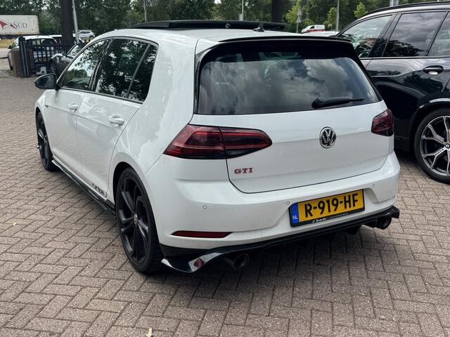 Volkswagen GOLF 2.0 TSI GTI TCR / Akrapovic / Panoramadak / Camera / 19'' / Leder / Navigatie / Keyless / Dynaudio / Dodehoek / Stoelverwarming / DAB / ACC