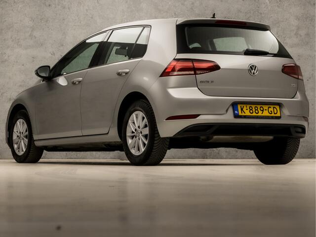 Volkswagen GOLF 1.0 TSI Sportline (APPLE CARPLAY, GROOT NAVI, CLIMATE, LM VELGEN, SPORTSTOELEN, CRUISE, NIEUWE APK, NIEUWSTAAT)