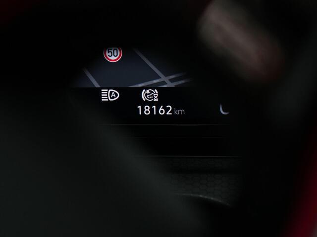 Volkswagen GOLF GTI Clubsport 2.0 TSI 300pk DSG | Panoramadak | Harman Kardon Sound | Adaptief Onderstel | IQ Light |Stoelverwarming | Carbon inleg | 18 inch