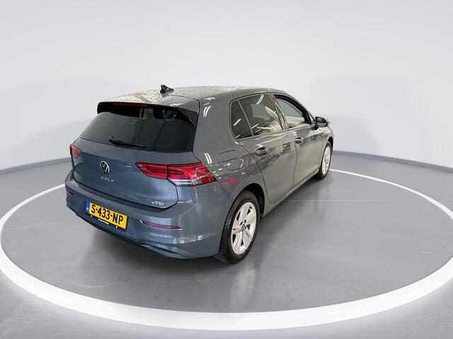 Volkswagen GOLF 1.0 eTsi 110pk DSG Life · Apple/Android Car Play · Navigatie · P-Sensoren · Sfeerverlichting · DAB · 16'' Inch · Garantie t/m 14-03-2027 of 100.000km
