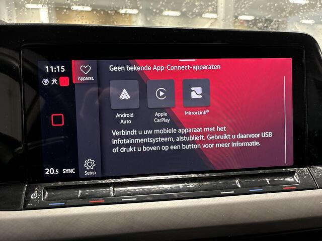 Volkswagen GOLF 1.0 eTsi 110pk DSG Life · Apple/Android Car Play · Navigatie · P-Sensoren · Sfeerverlichting · DAB · 16'' Inch · Garantie t/m 14-03-2027 of 100.000km