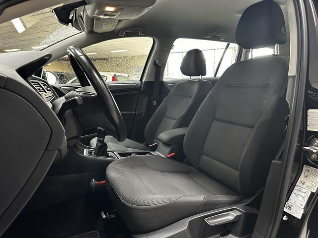 Volkswagen GOLF Variant 1.0 TSI Comfortline/ LED Dagrijverl./ DAB+/ Apple+Android/ 16''LMV/ Clima/ Navi/ Cruise/ Bluetooth/ Multi.LEDER.Stuur/ Elek.Pakket/ Isofix/ PDC V+A.