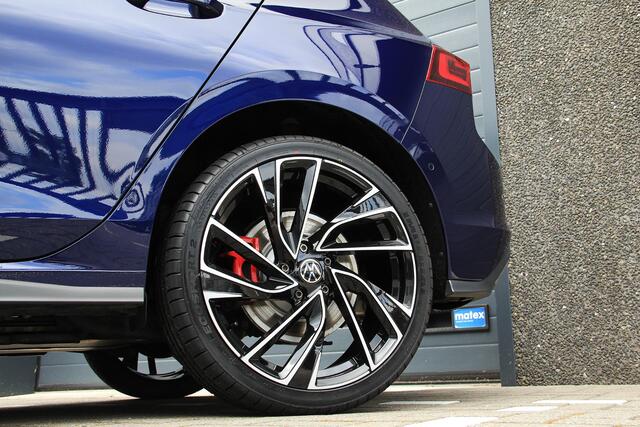 Volkswagen GOLF 1.4 eHybrid GTE Pano | Head up | IQ lights | Camera's | Full option | BTW Voertuig