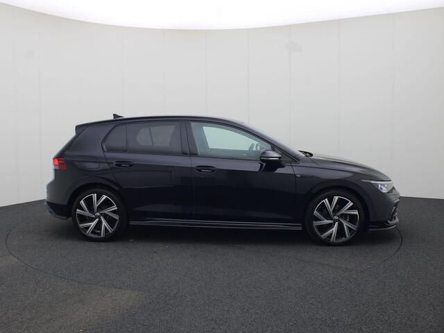 Volkswagen GOLF 1.5eTSI/150PK R-Line Blackstyle DSG · Navigatie · Camera + Parkeersensoren · App connect · Garantie tot september 2025