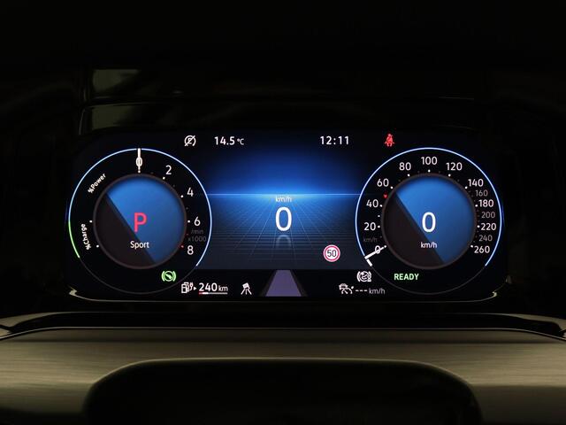 Volkswagen GOLF 1.4 eHybrid Style 204PK DSG Adaptieve Cruise Controle, Lane Assist, Keyless, Achteruitrijcamera, Stoel-stuurverwarming, Memorystoel, Trekhaak, 18" LM Velgen, Getint Glas