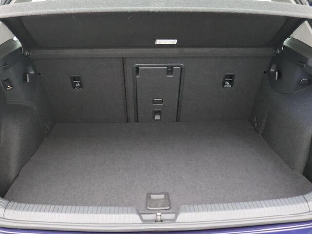 Volkswagen GOLF 1.4 eHybrid Style 204PK DSG Adaptieve Cruise Controle, Lane Assist, Keyless, Achteruitrijcamera, Stoel-stuurverwarming, Memorystoel, Trekhaak, 18" LM Velgen, Getint Glas